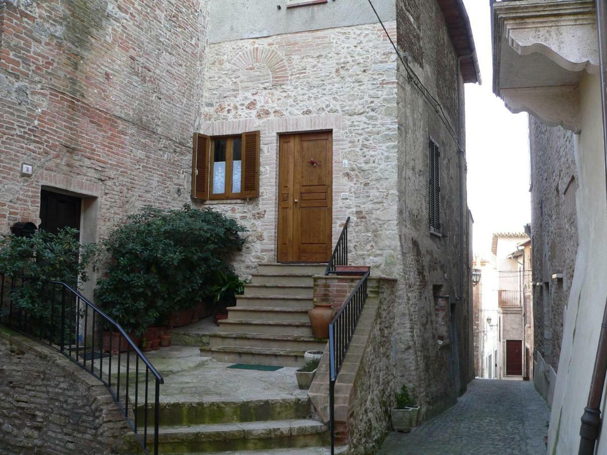 Bilocale Verde Umbria Montecastrilli Экстерьер фото